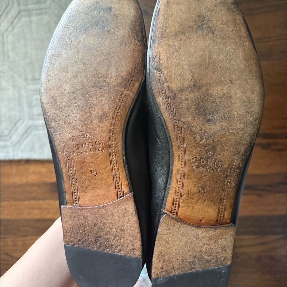 Gucci Black Leather Loafers with Gold Accents - Picture 3 of 3